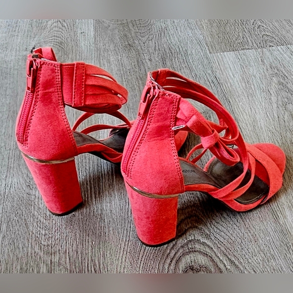 Size 6 Worthington Alexi Strappy Block Heel Sandals - Picture 6 of 9